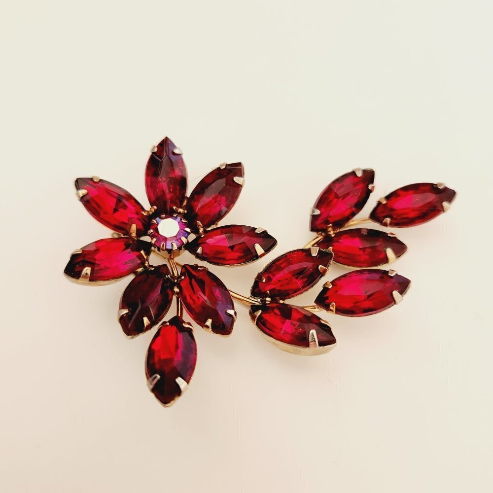 Vintage 40's Ruby Red Iridescent Glass Rhinestone Sparkly Floral Brooch Pin